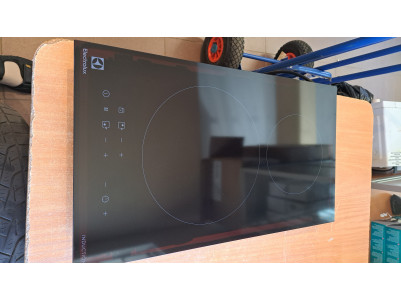Indukcinė kaitlentė Electrolux LIT30230C (Naudota)