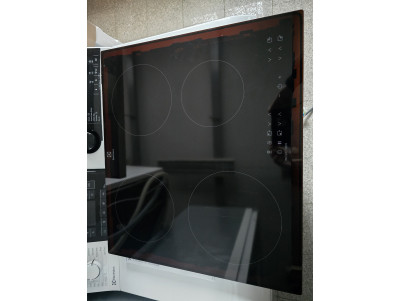 Indukcinė kaitlentė Electrolux LIR60433 (Naudota)