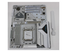 SALE OUT. Gigabyte USED, REFURBISHED, WITHOUT ACCESSORIES, ONLY BACK PANEL, AND ANTENA INCLUDED