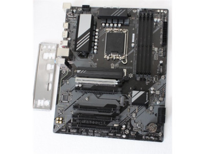 Gigabyte USED, REFURBISHED, WITHOUT ORIGINAL PACKAGING AND ACCESSORIES, ONLY BACK PANEL INCLUDED