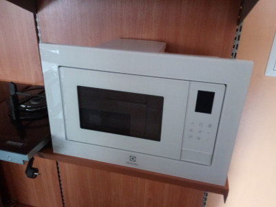 Įmontuojama mikrobangų krosnelė Electrolux LMS4253TMW (Naudota)